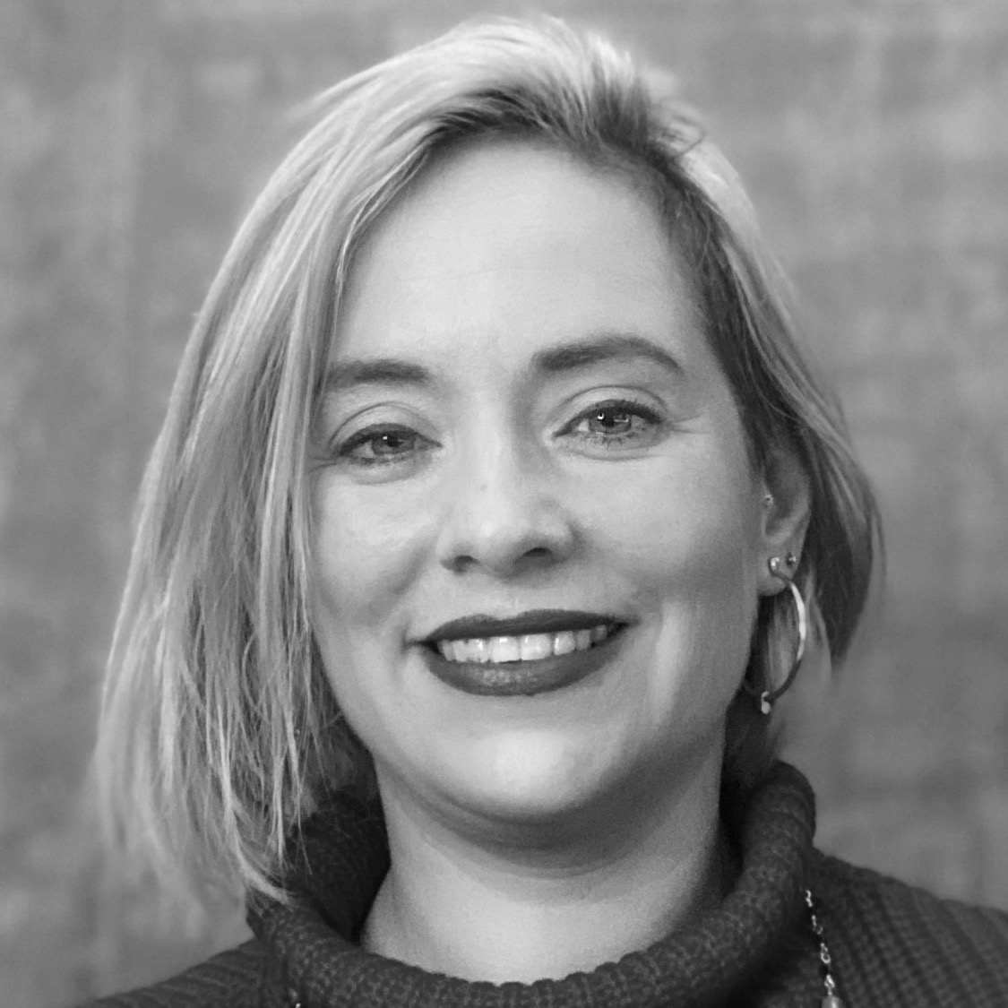 Joni Brennan Headshot (1)